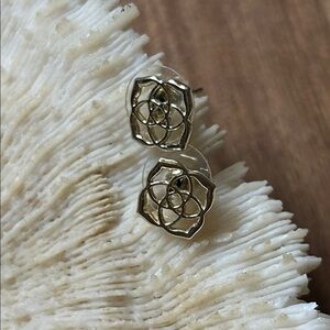 Kendra Scott Gold Studded earrings